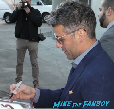 Oscar Isaac signing autographs jimmy kimmel live rare with fans 5