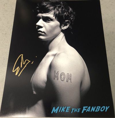 Evan Peters Signed Autograph photo shirtless sexy hot pecs arms psa Evan Peters Signed Autograph photo shirtless sexy hot pecs arms psa 