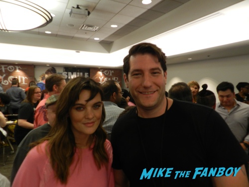Frankie Shaw With FAns SMILF FYC ABC Day Panel Frankie Shaw with fans 0013
