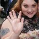 Beth Ditto with fans signing autographs psa gossip 0000