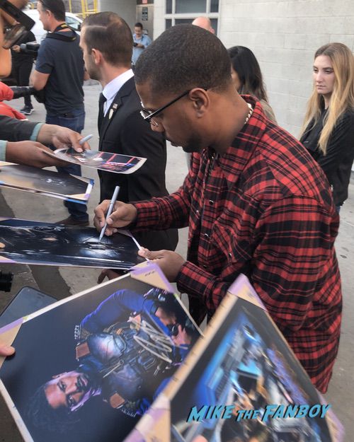 Michael B Jordan signing autographs jimmy kimmel live with fans 0008