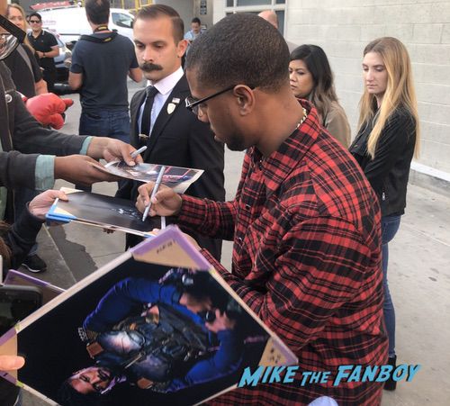 Michael B Jordan signing autographs jimmy kimmel live with fans 0008