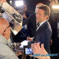 bradley cooper with fans Palm Spring Film Festival 2018 signing autographs bradley cooper 0008bradley cooper with fans Palm Spring Film Festival 2018 signing autographs bradley cooper 0008