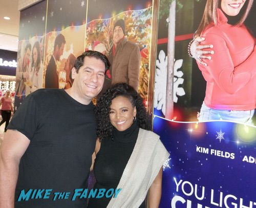 Kim Fields with fans It's a Wonderful Lifetime Holiday Event recap 0014