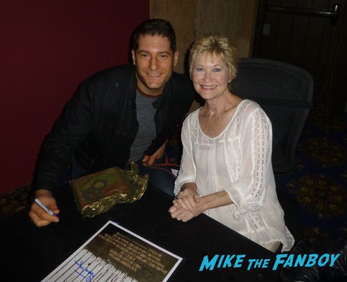 Dee Wallace with fans signing autograph cujo 