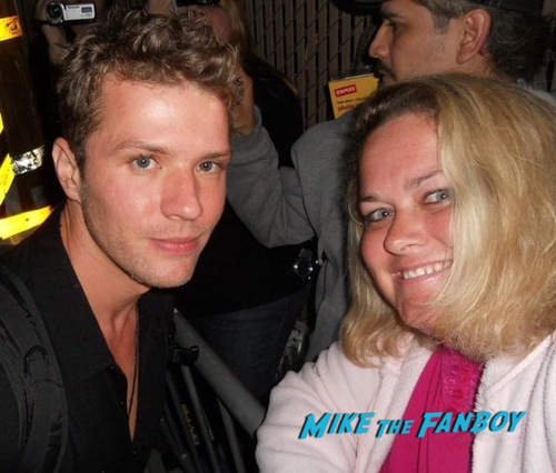 Ryan Phillippe With Fans I know what you did last summer cast Fan photo 0000
