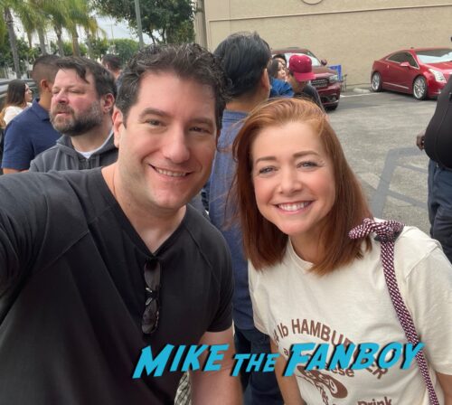 Alyson Hannigan with fans signing autographs 2023 0005